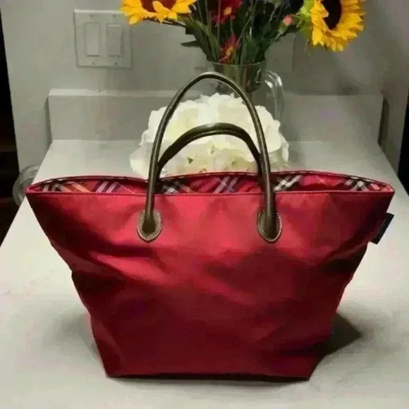 🔥🔥 Burberry Blue Label XL Red Plaid Tote & COA EUC! - Picture 1 of 7